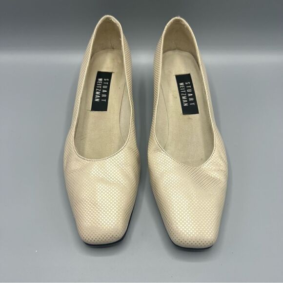 Stuart Weitzman Textured Embossed Block Heel Pumps - Picture 2 of 9